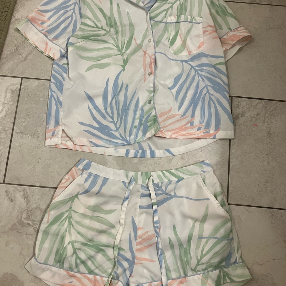 Joie Pastel Leaf Print Pajama Set with pockets
